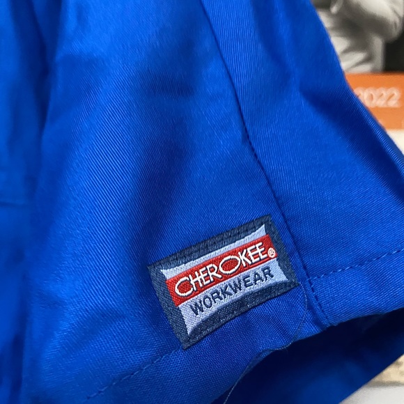 Scrubs - Picture 2 of 4